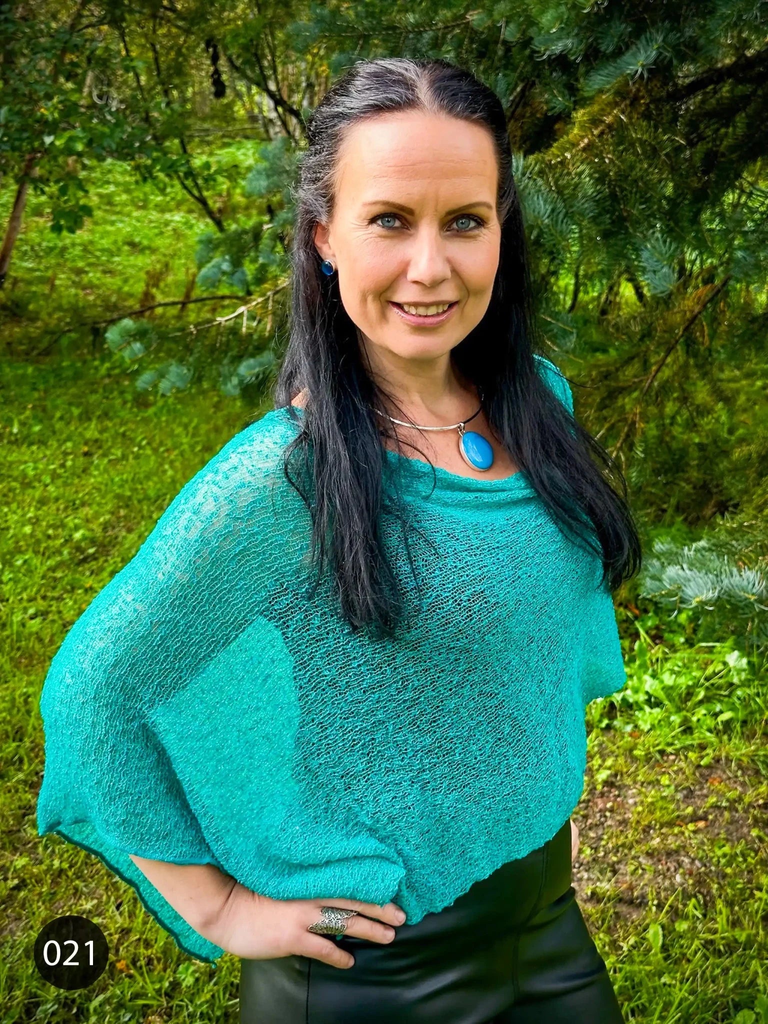 Ella Viitta – Suosittu ja ohutneulottu viitta monissa väreissä | Ulla Jacobsson Kläder