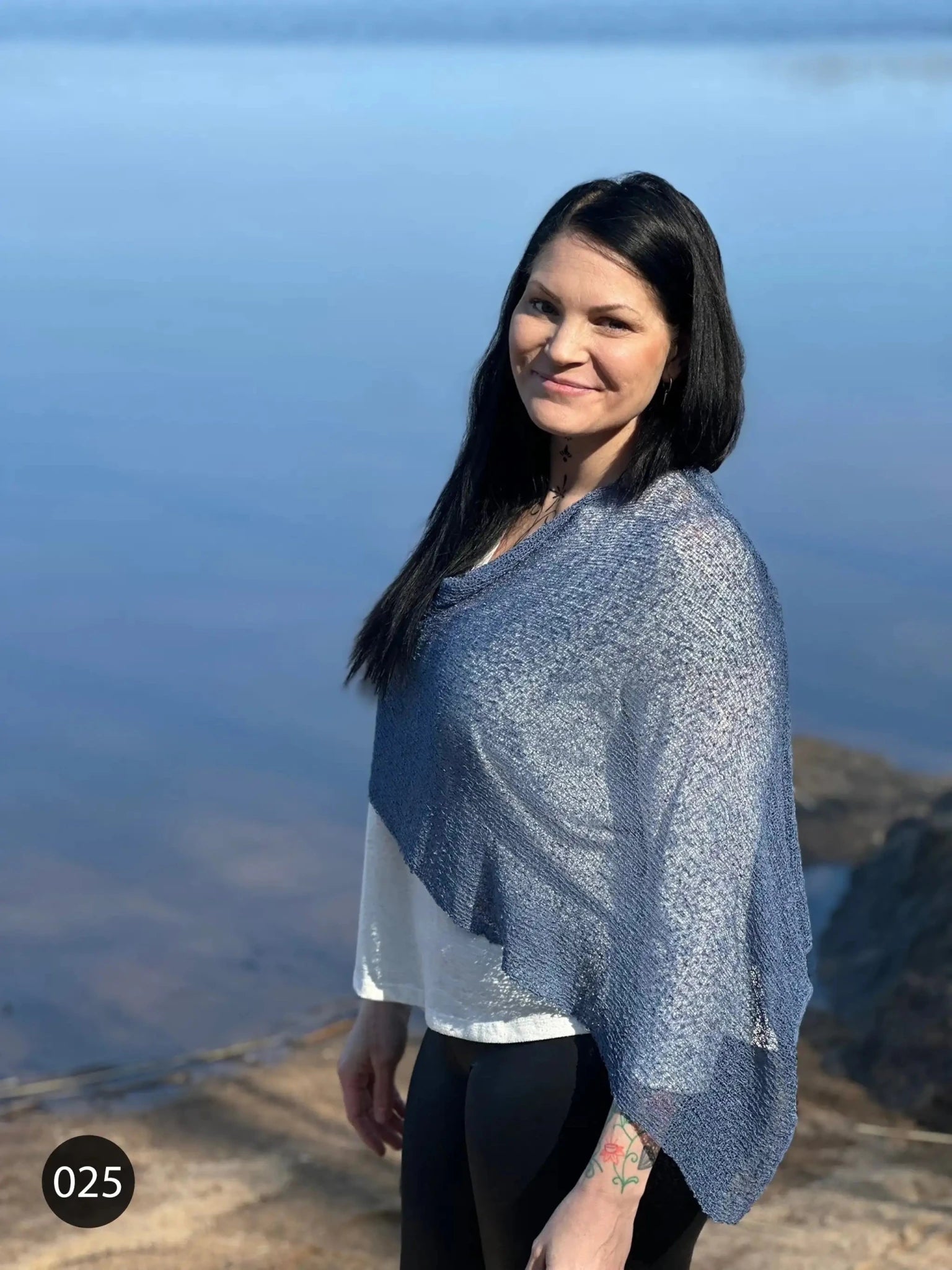 Ella Viitta – Suosittu ja ohutneulottu viitta monissa väreissä | Ulla Jacobsson Kläder