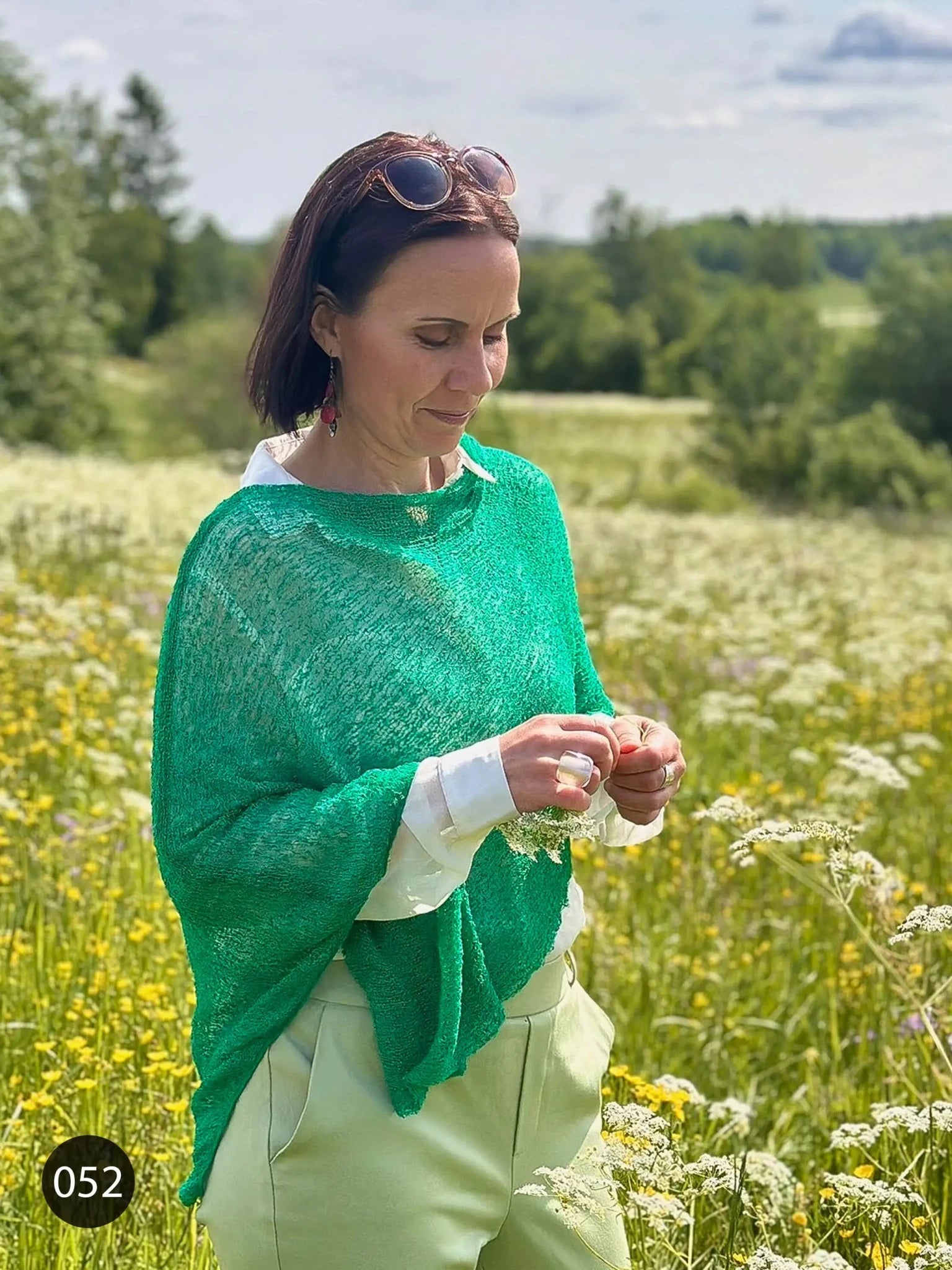 Ella Viitta – Suosittu ja ohutneulottu viitta monissa väreissä | Ulla Jacobsson Kläder