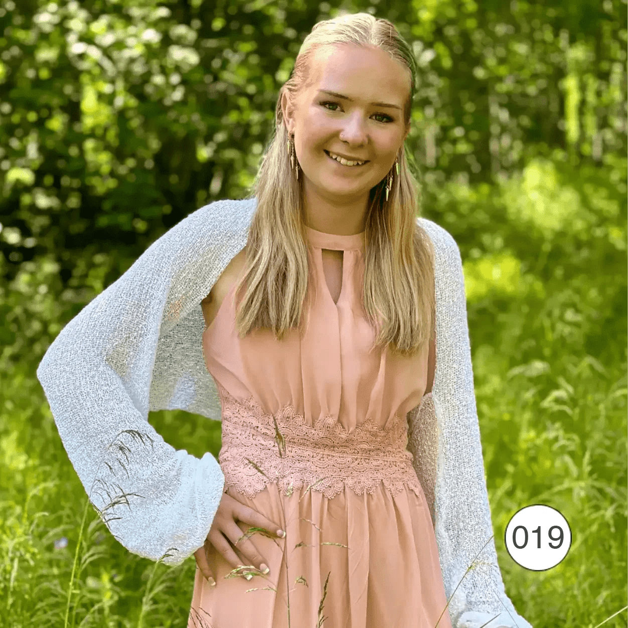 Liv Bolero – finstickad bolero, vit