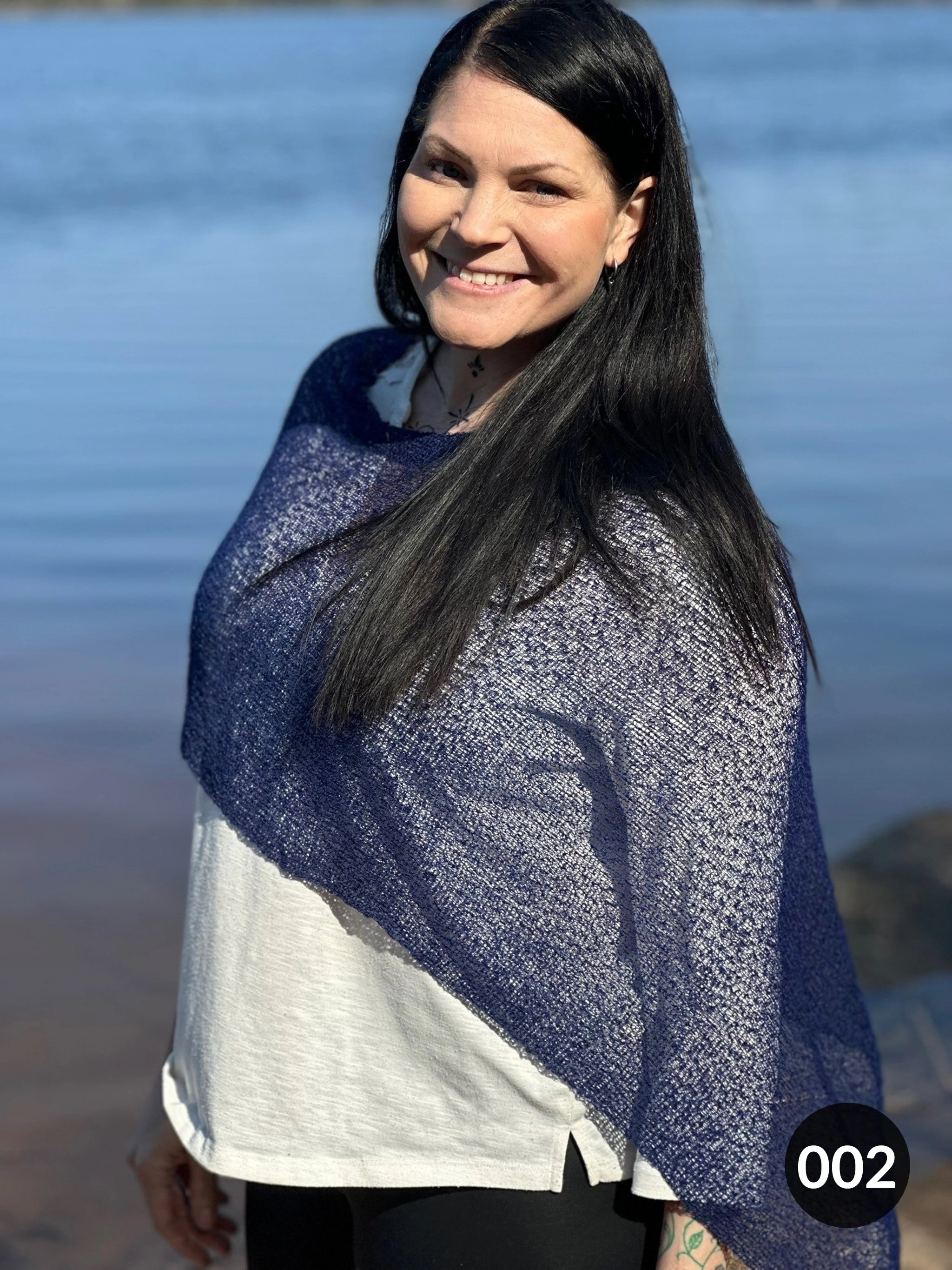 Ella Cape - Vår populära finstickade Cape i många färger | Ulla Jacobsson Kläder