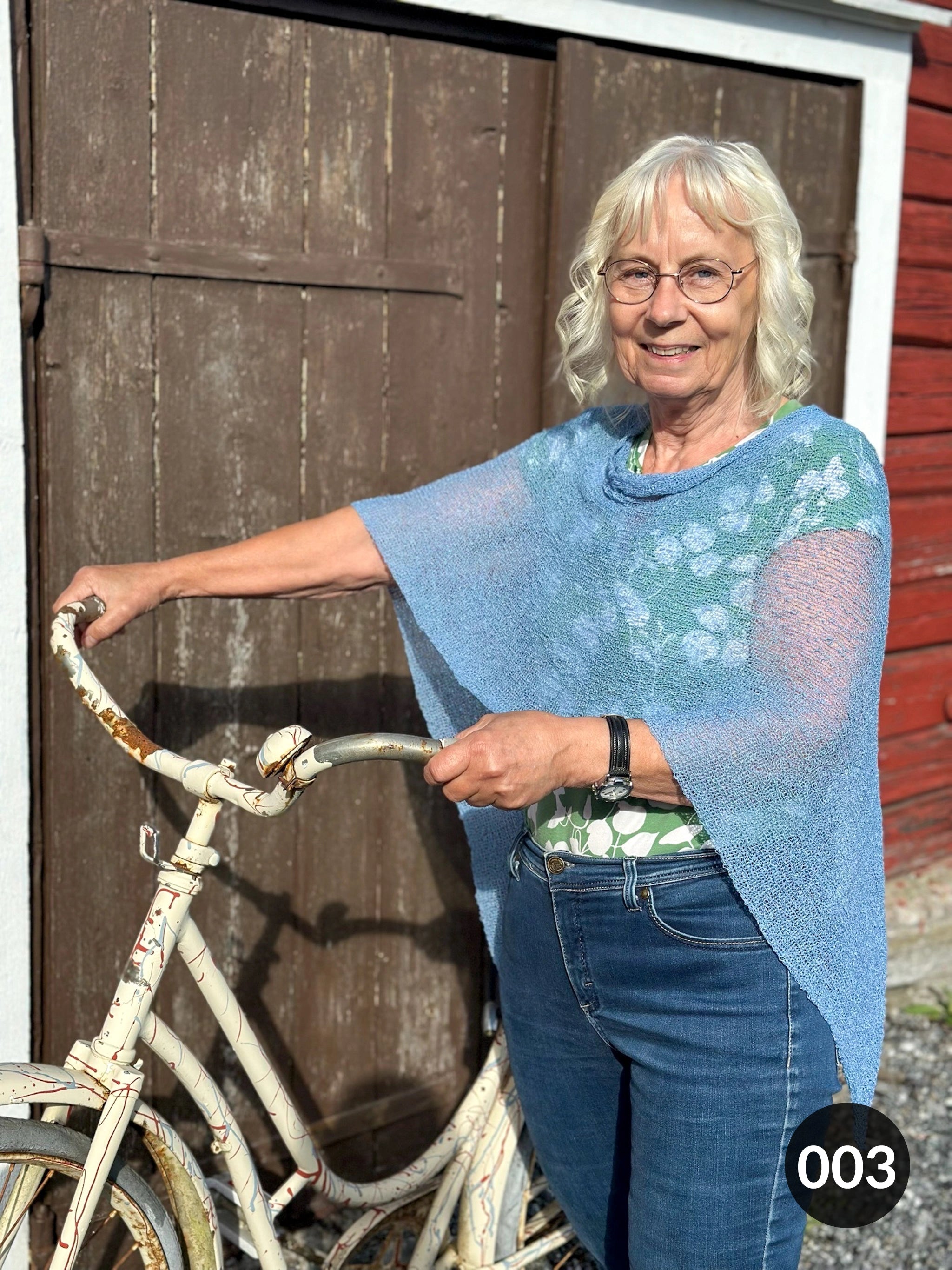 Ella Cape - Vår populära finstickade Cape i många färger | Ulla Jacobsson Kläder