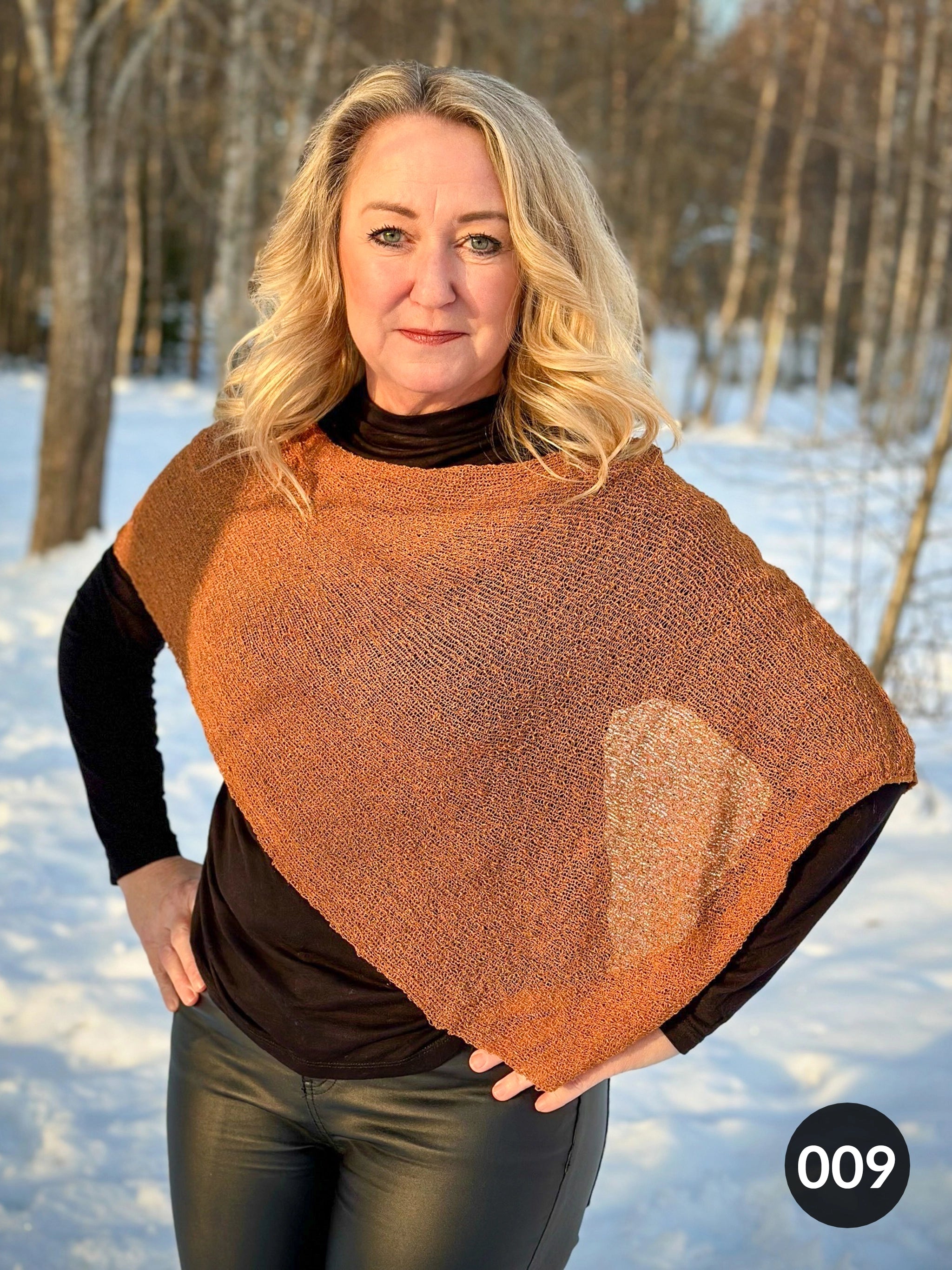 Ella Cape - Vår populära finstickade Cape i många färger | Ulla Jacobsson Kläder