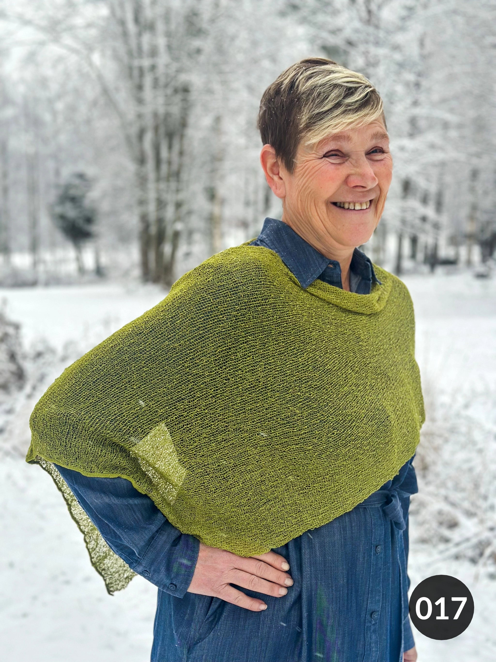 Ella Cape - Vår populära finstickade Cape i många färger | Ulla Jacobsson Kläder