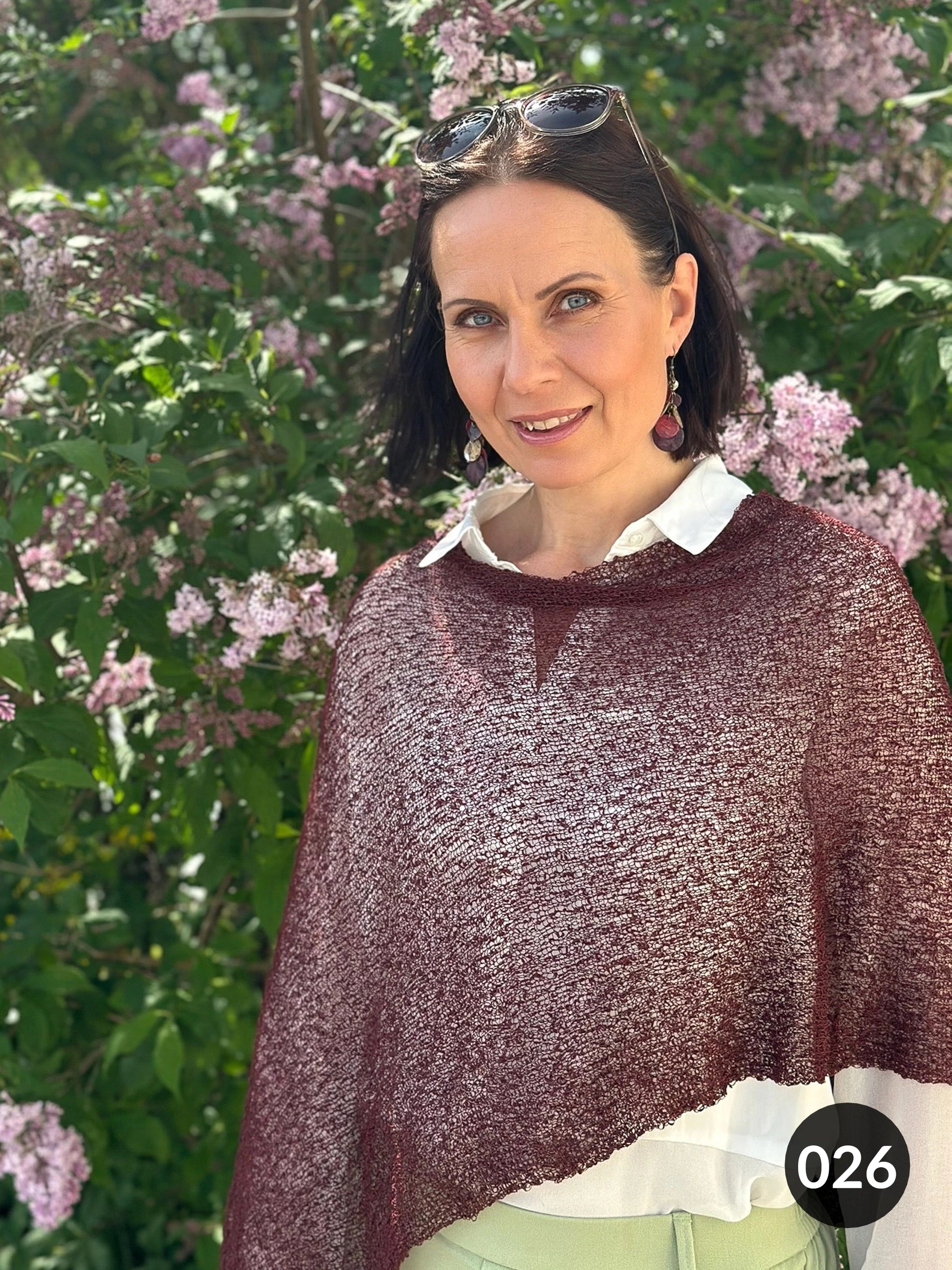 Ella Cape - Vår populära finstickade Cape i många färger | Ulla Jacobsson Kläder