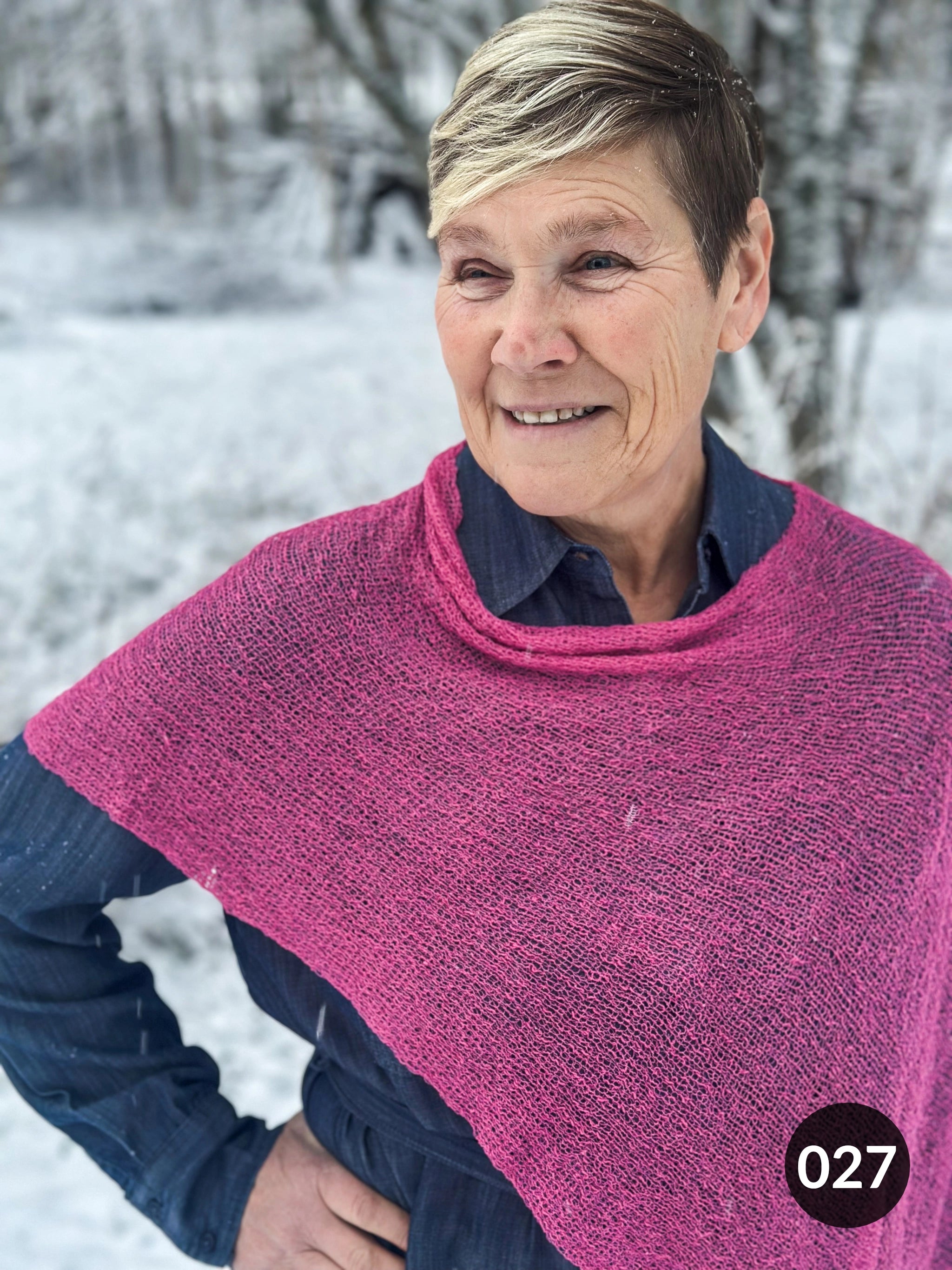 Ella Cape - Vår populära finstickade Cape i många färger | Ulla Jacobsson Kläder