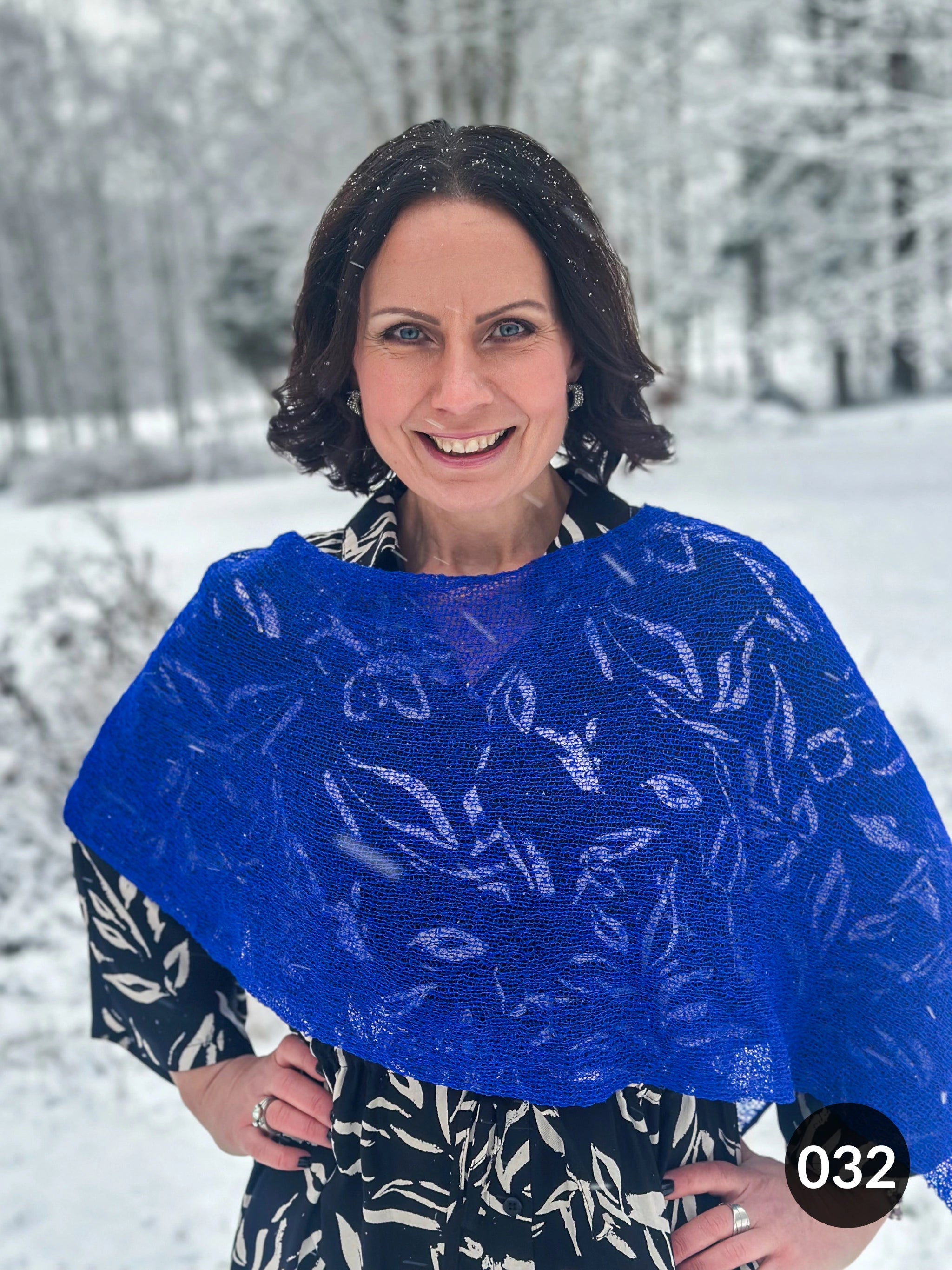 Ella Cape - Vår populära finstickade Cape i många färger | Ulla Jacobsson Kläder