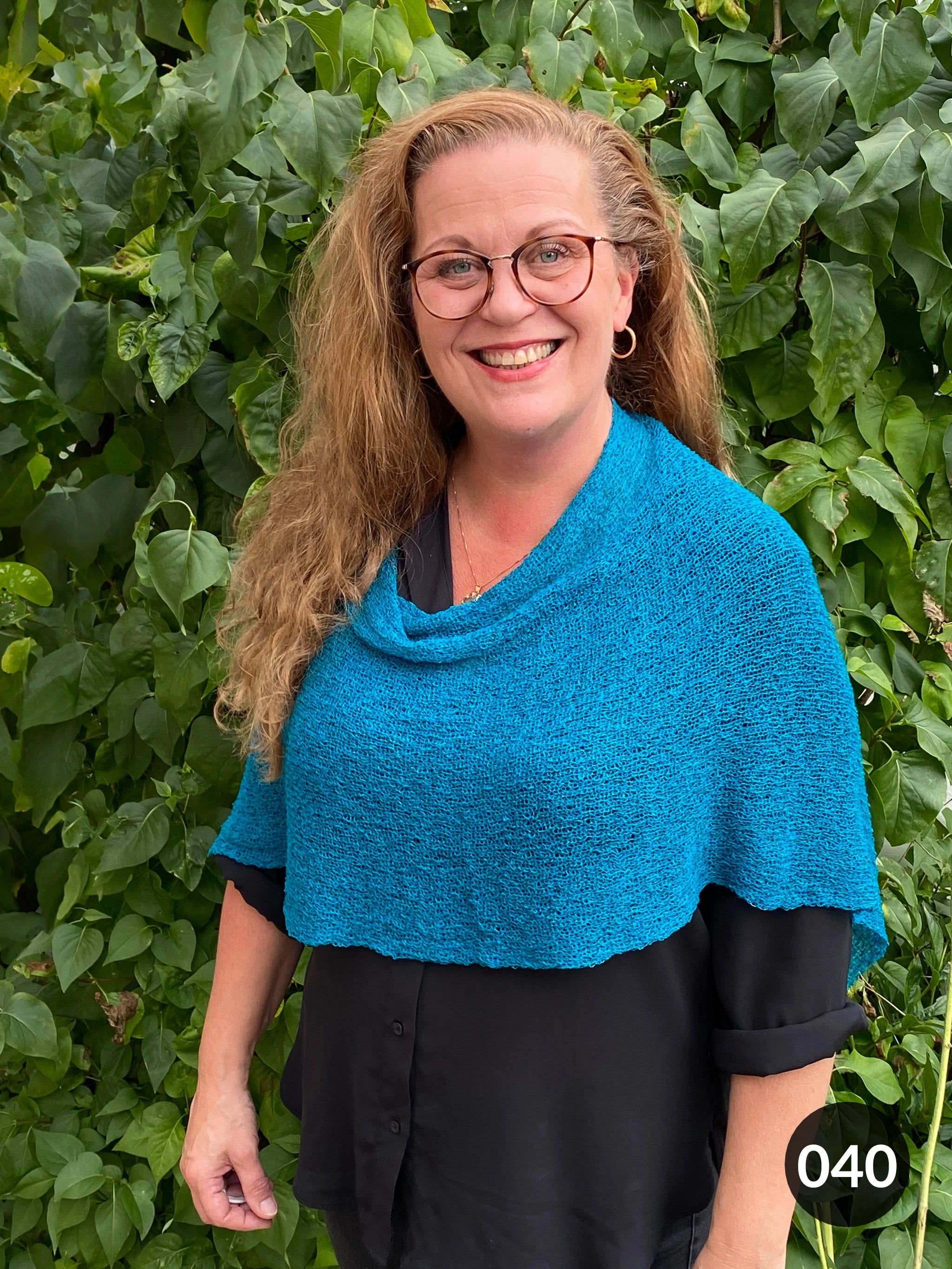 Ella Cape - Vår populära finstickade Cape i många färger | Ulla Jacobsson Kläder