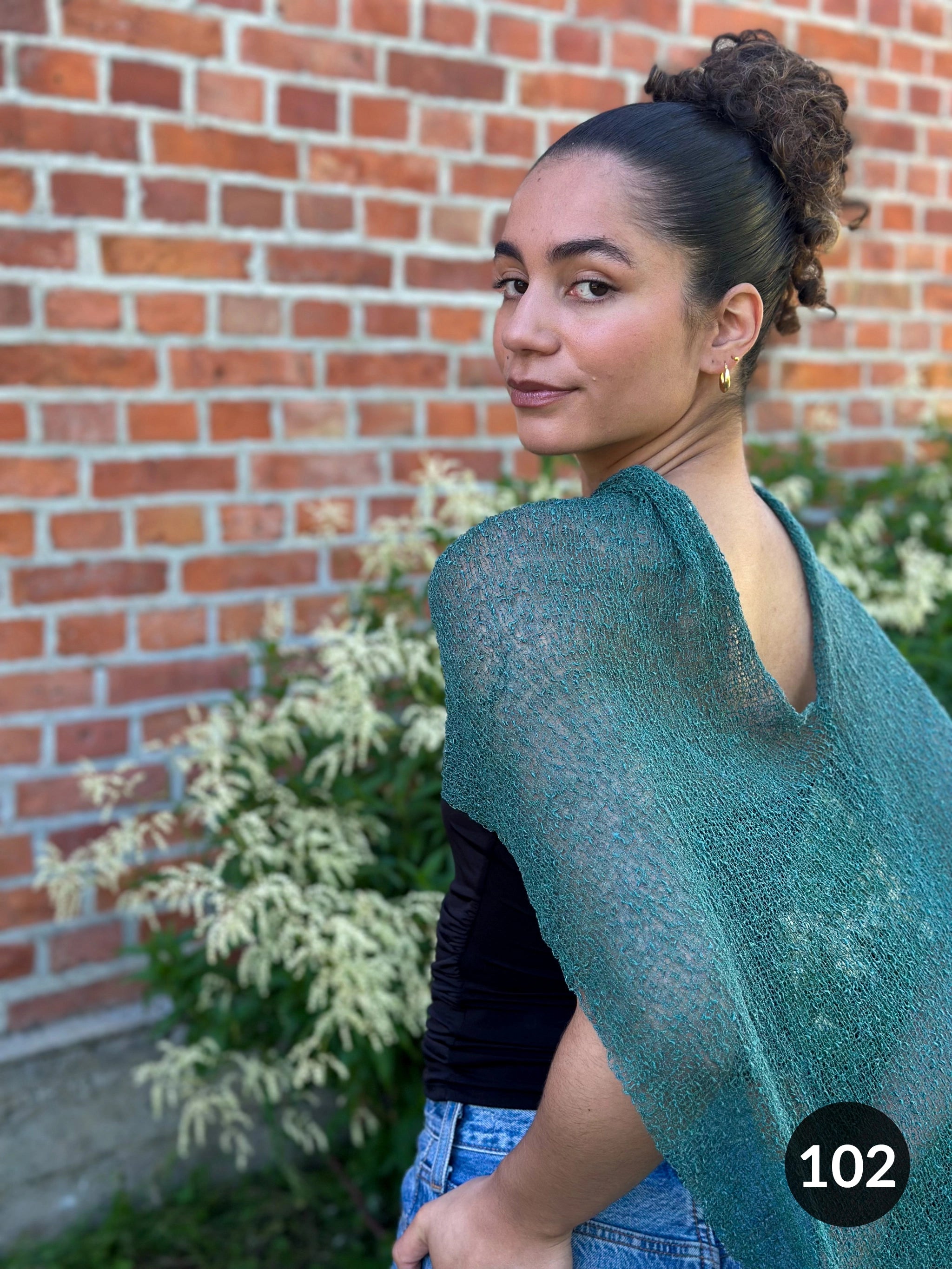 Ella Cape - Vår populära finstickade Cape i många färger | Ulla Jacobsson Kläder