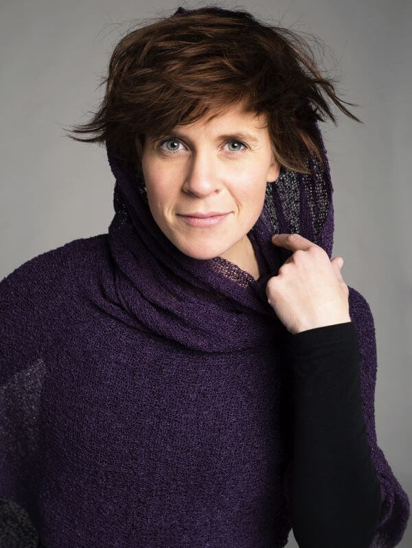 Paola - finstickad cape med krage/luva, Ulla Jacobsson